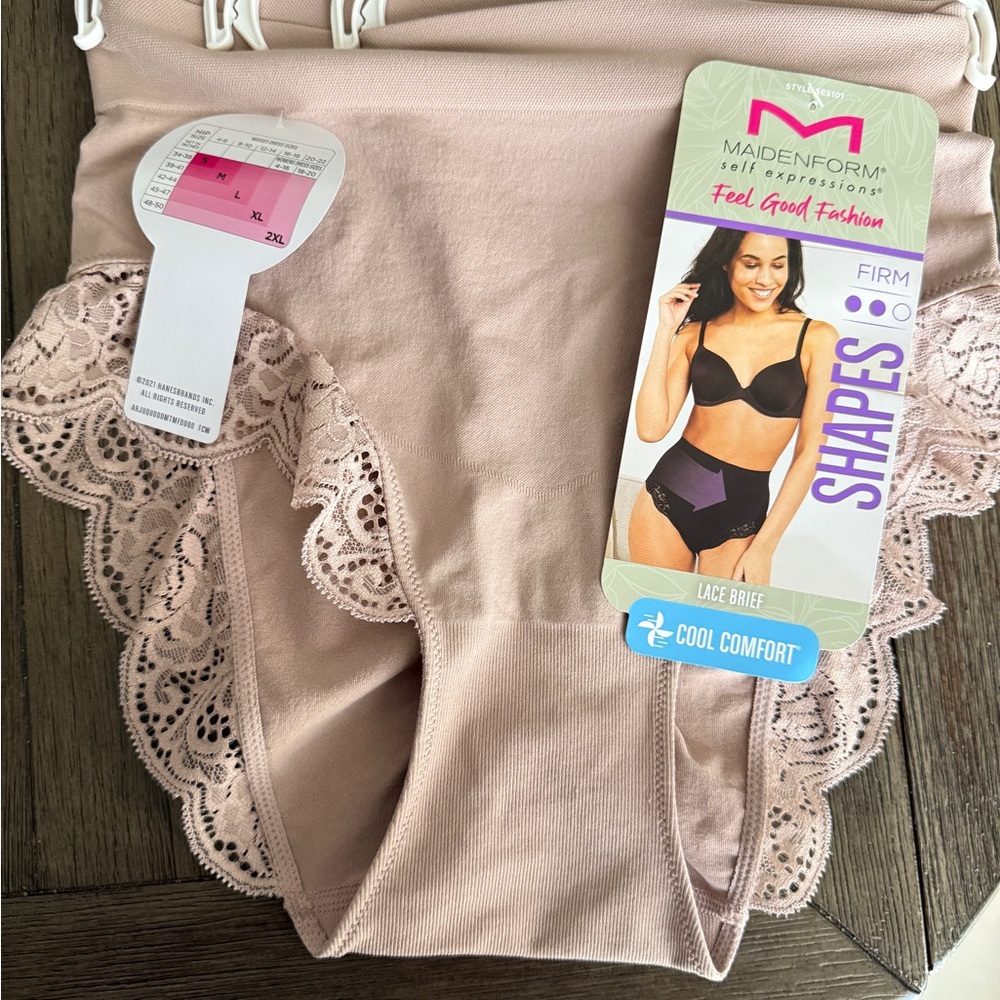 Maidenform Lace Brief in Cream
